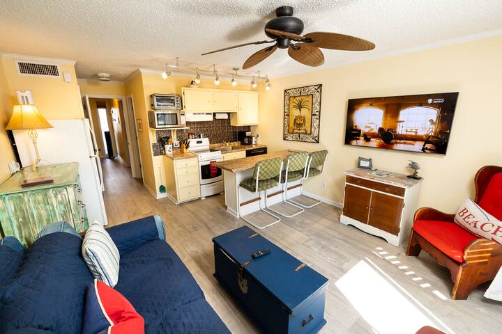 Living area inside Sea Cabin 139