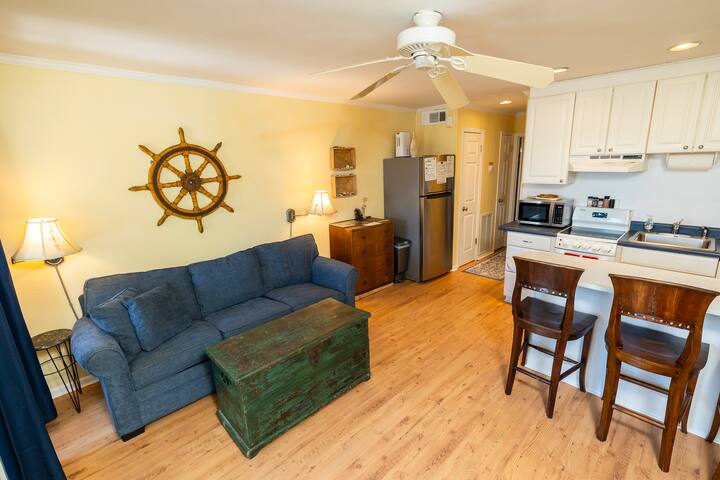 Living area inside Sea Cabin 221